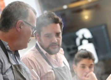 The Best 2025 Christmas Gifts for Foodies and Experience Seekers in Melbourne