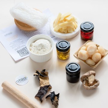 Culinary Journeys: Exploring Global Flavors with Curated Hampers