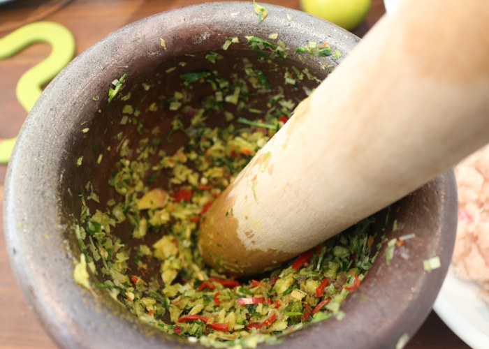  Tips and Tricks For Cooking Beautiful Thai Food At Home