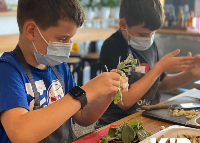 Kitchen Fun for Kids: Easy Recipes to Cook as a Family