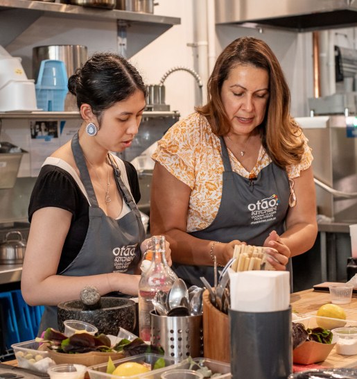 How to Plan a Fun Girls’ Night Out with a Cooking Class